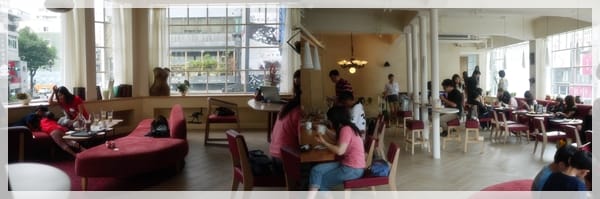 微感成熟小女孩 – LiViNER Cafe 咖啡館