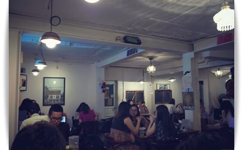 2013年韓國行Day1 飽滿多汁漢堡排 – 弘大”含博食堂”