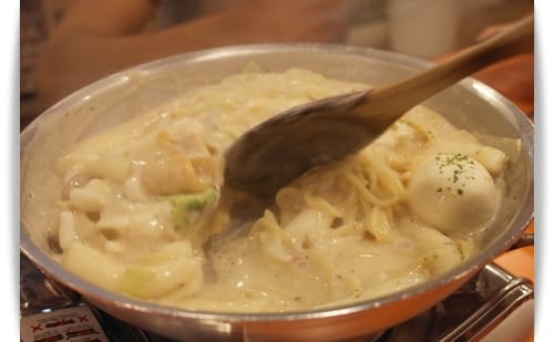 2013年韓國行Day3 起士年糕鍋~邊吃邊牽絲!!! – 弘大 “칼라떡볶이-누리미 六色鍋”