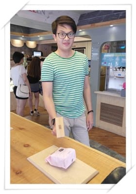2013年韓國行Day4 療癒系甜點!? – 弘大 “CAFE SCHNEEBALLEN”