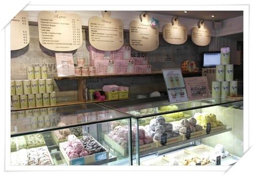 2013年韓國行Day4 療癒系甜點!? – 弘大 “CAFE SCHNEEBALLEN”