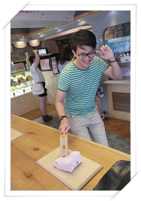 2013年韓國行Day4 療癒系甜點!? – 弘大 “CAFE SCHNEEBALLEN”