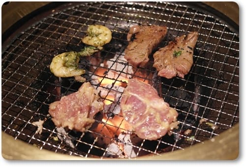 來這就要親一下呀!!! – 乾杯燒肉居酒 高雄五福店