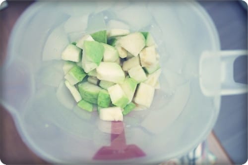 [My Little Kitchen] 我最愛的綠色水果!! – 芭樂汁