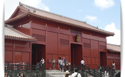 2014年 Okinawa沖繩行 Day3 – 守禮門..首里城..玉泉洞鐘乳石..OUTLET購物城!!