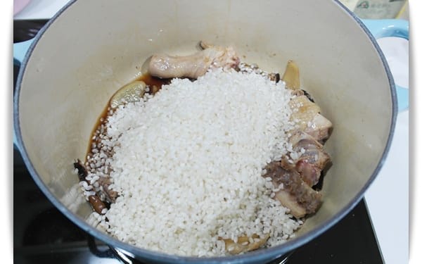 [My Little Kitchen] 天冷了~~來鍋麻油香菇雞肉飯吧!!