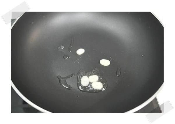 [My Little Kitchen] 有異國風味的”九層塔番茄炒蛤犡”