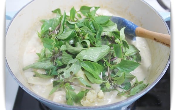[My Little Kitchen] 餐廳菜自己try~~泰式綠咖哩雞