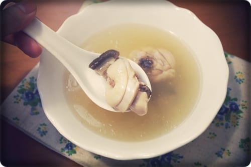 [My Little Kitchen] 不敗的元氣湯品!! – 香菇雞湯