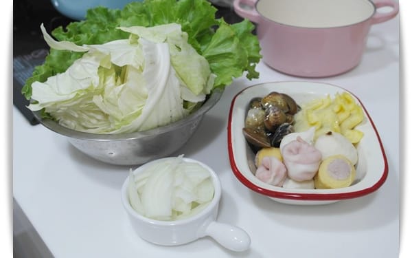 [My Little Kitchen] 又酸又辣好過癮~~~韓式泡菜火鍋!!