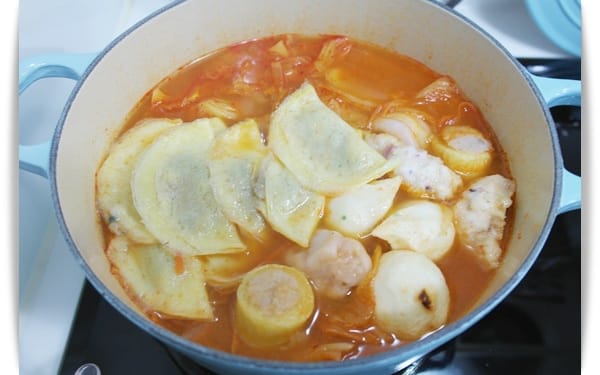 [My Little Kitchen] 又酸又辣好過癮~~~韓式泡菜火鍋!!