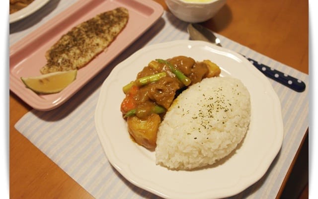 [My Little Kitchen] 配北奔~~日式牛肉蘆筍咖哩+香料多利魚!!