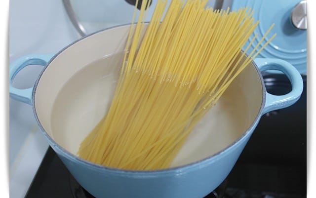 [My Little Kitchen] 簡單的海味~~白酒蛤蠣蒜香義大利麵