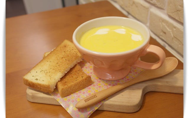 [My Little Kitchen] 黃澄澄幸福溫暖湯品!! – 南瓜蟹肉濃湯