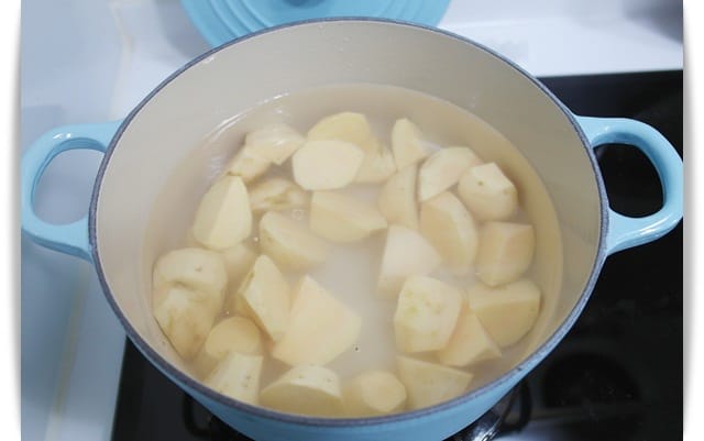 [My Little Kitchen] 充滿暖意的”黑糖地瓜湯”!!