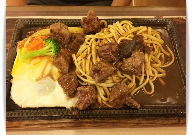 瑞豐夜市一定必吃!!! – 萬國牛排旗艦店