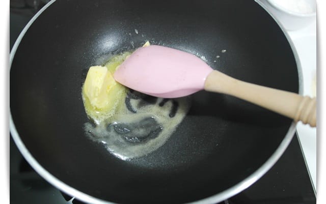 [My Little Kitchen] 白醬電鍋泡菜燉飯~香濃又香辣!!