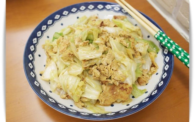 [My Little Kitchen] 香香好配菜!! – 蠔油蛋炒高麗菜