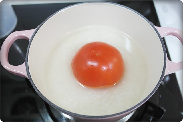 [My Little Kitchen] 預料之外的好吃!! 一整顆番茄飯