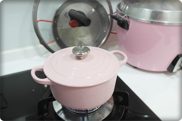 [My Little Kitchen] 預料之外的好吃!! 一整顆番茄飯