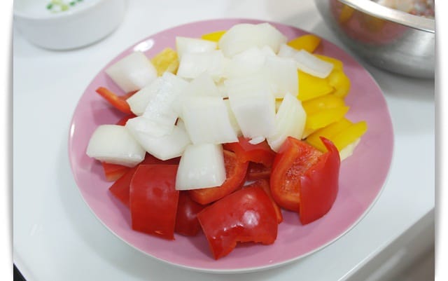[My Little Kitchen] 好鮮豔!!雙椒炒蝦仁~~
