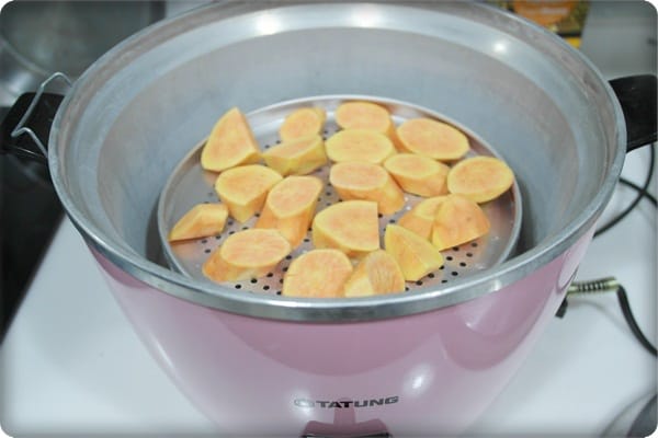 [My Little Kitchen] 趁熱吃，好暖心!! – 黑糖地瓜圓湯