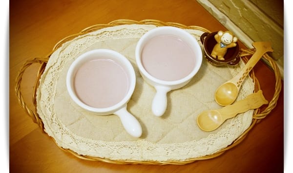 [My Little Kitchen] 牛奶+軟糖=果凍!? 蹦出新奇滋味!!!