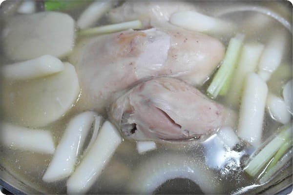 [My Little Kitchen] 韓國必吃人氣湯品!! – 陳玉華奶奶”韓式一隻雞湯鍋”