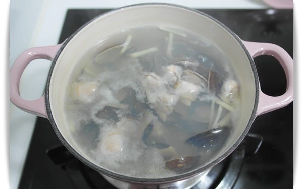[My Little Kitchen] 清爽又好喝!! – 薑絲蛤蠣湯