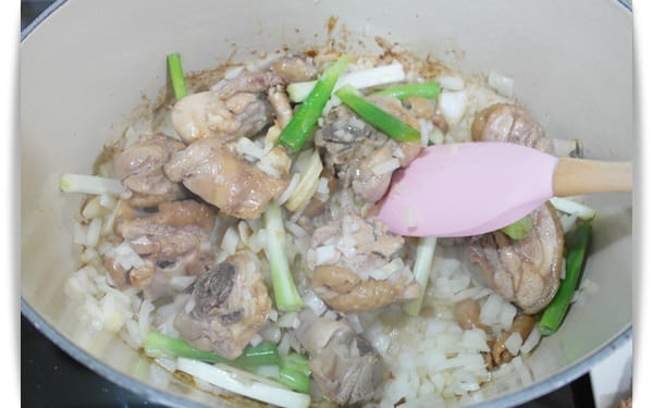 [My Little Kitchen] 酒氣揮發，香氣四溢!! – 花雕雞煨麵