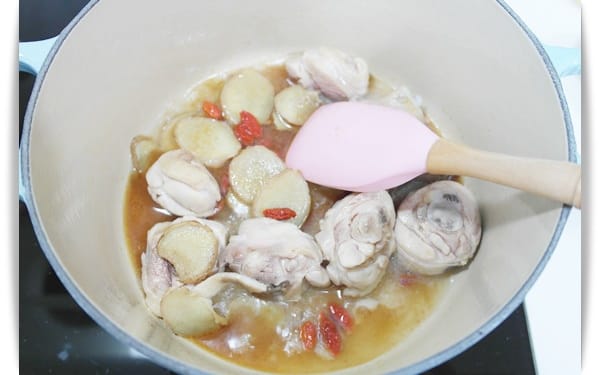 [My Little Kitchen] 秋冬聖品溫暖登場!! – 麻油雞麵線