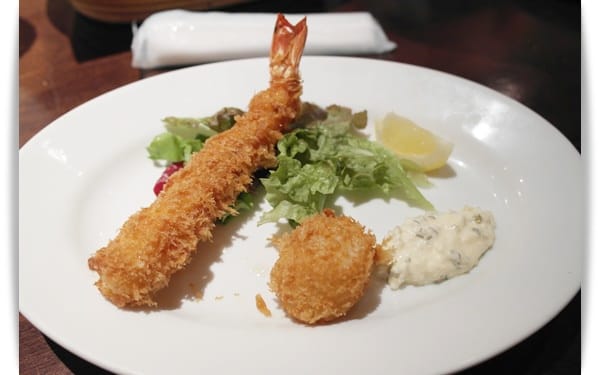2015年京阪神奈甜蜜遊day1 ♡ 這不是土窯雞~是百年洋食「東洋亭」軟嫩漢堡排!