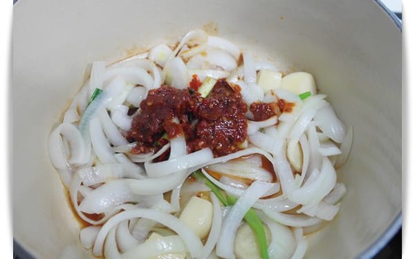 [My Little Kitchen] 讚不絕口的”紅燒豬肉麵”~湯頭濃郁好喝!!