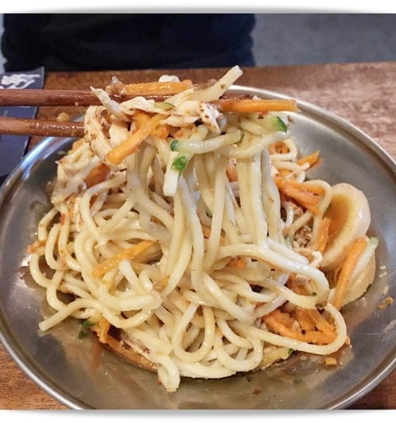 天微涼的夜裡~吃涼麵喝啤酒!! –  麵 · 微涼 Taiwanese Cold Noodle