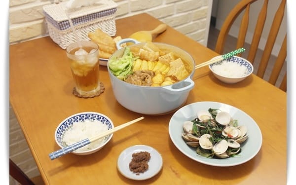 [My Little Kitchen] 麻辣火鍋~自己做真簡單，現在吃正是時候!!