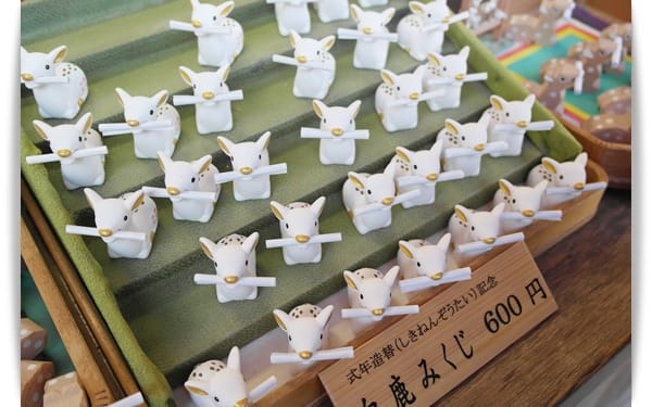 2015年京阪神奈甜蜜遊day2 ♡ 奈良-小鹿餵食驚魂記!! 春日大社散步去~~