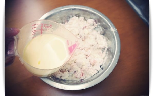 [My Little Kitchen] 超Fresh，好酸甜!! – 草莓司康