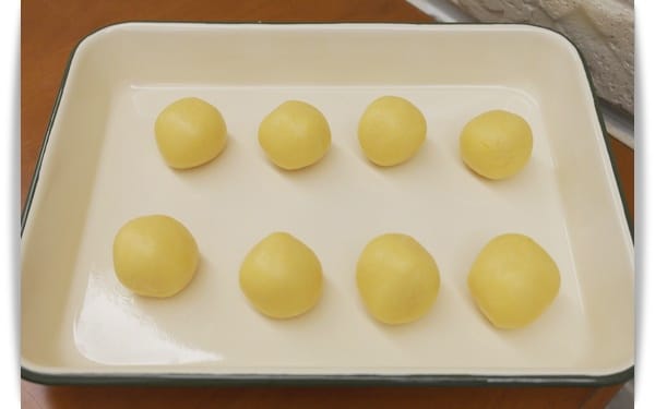 [My Little Kitchen] 古早味，好療癒!! – Moomin嚕嚕咪「核桃綠豆酥」
