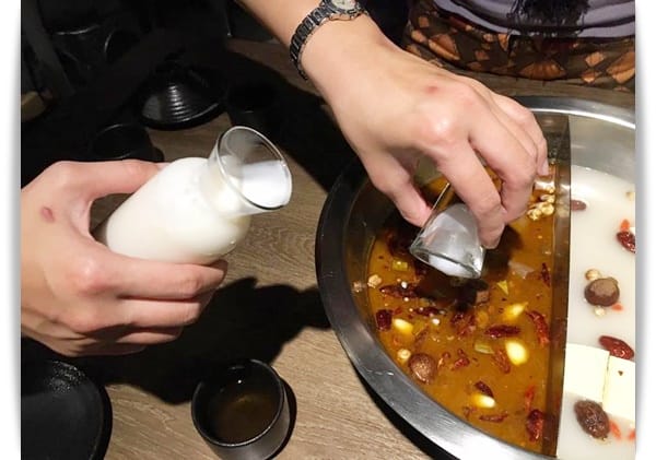 加了酒粕菁華露鍋物，氣味好濃郁!! – 右京棧大吟釀の鍋
