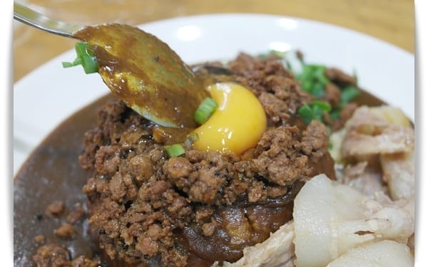 重口味咖哩，加了肉燥很台味很美味!! – 台灣咖哩