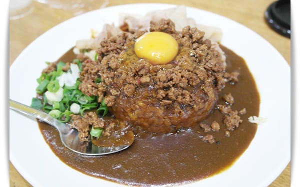 重口味咖哩，加了肉燥很台味很美味!! – 台灣咖哩