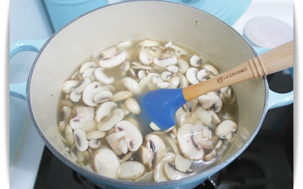[My Little Kitchen] 再忙也要和你喝一杯 ❤ 卡布奇諾蘑菇濃湯