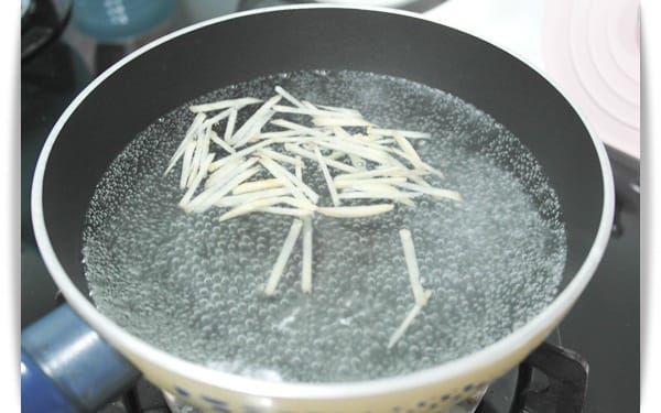 [My Little Kitchen] 補中益氣好神湯!! – 薑絲鱸魚湯 ♪