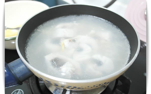 [My Little Kitchen] 補中益氣好神湯!! – 薑絲鱸魚湯 ♪