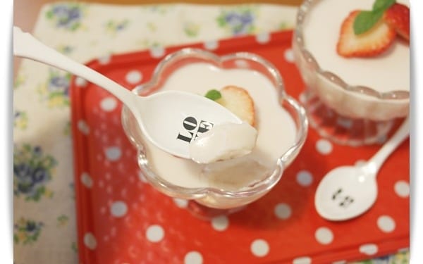 [My Little Kitchen] 帶著一股屬於春天的粉紅氣息 ♥「草莓牛奶布丁」