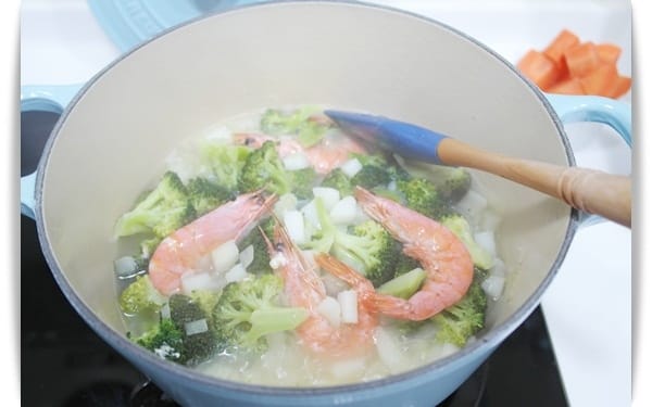 [My Little Kitchen] 好營養，吃進滿滿花青素 -「花椰菜濃湯」