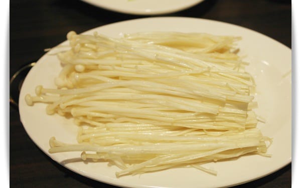 鮮美湯頭、不吃就可惜，北高雄隆重登場「名家汕頭沙茶火鍋左營店」