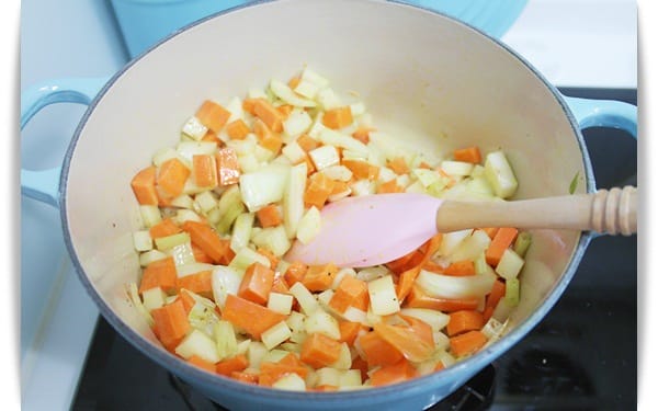 [My Little Kitchen] 咕咕咕~~好療癒、好濃郁!! -「小雞咖哩濃湯飯」