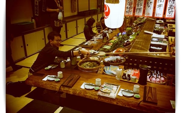 划呀划~~船槳送餐特別又有趣!! -「樂座爐端燒 Rakuza Robatayaki」
