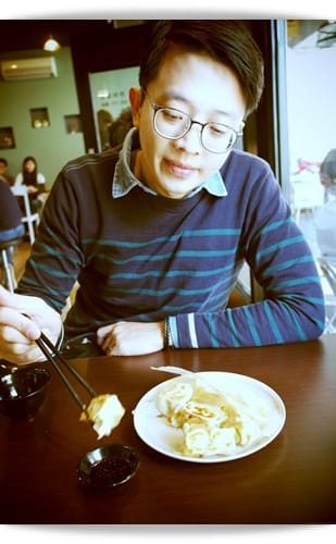 煎餃自動售票亭，零錢準備好!! – 「天滿橋日式洋食專賣店」